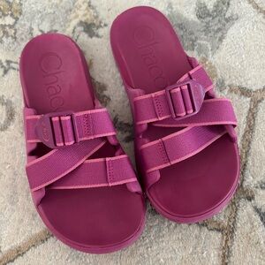 Chacos Chillos Slides Size 7 Outskirt Fuschia